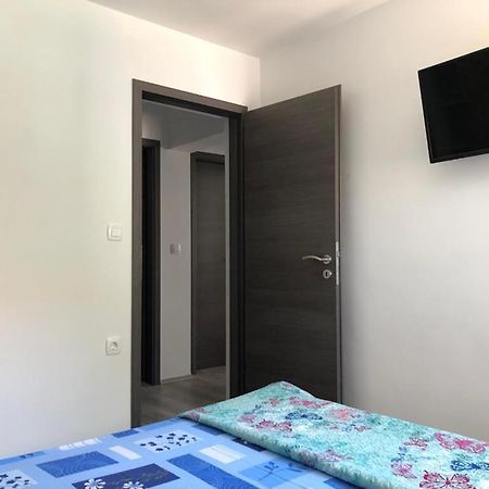 Apartments Mateo Бибине Екстериор снимка