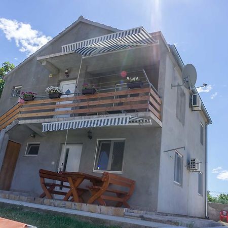 Apartments Mateo Бибине Екстериор снимка