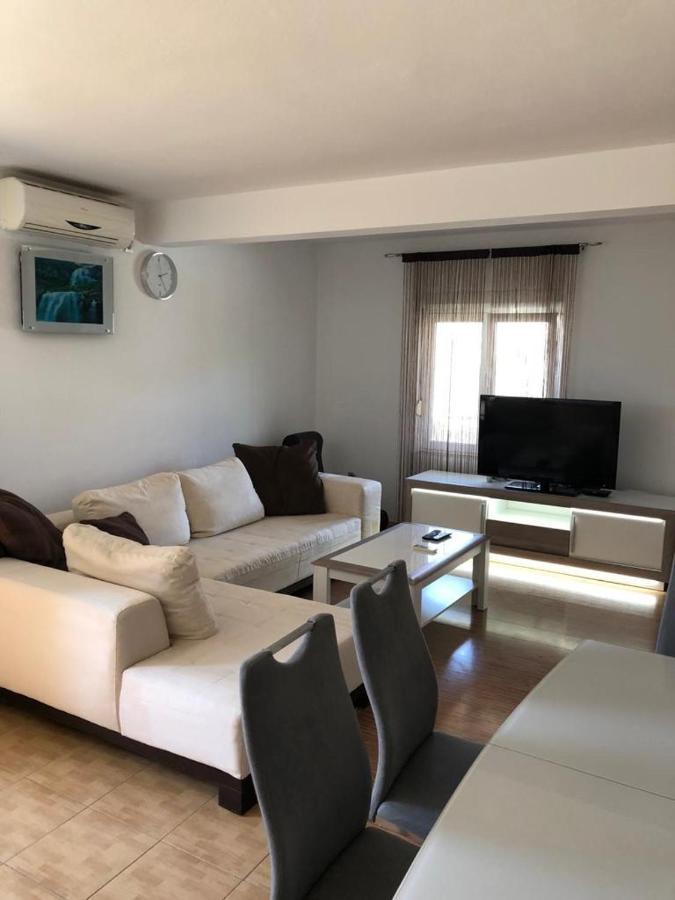 Apartments Mateo Бибине Екстериор снимка