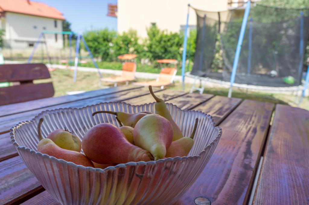 Apartments Mateo Бибине Екстериор снимка