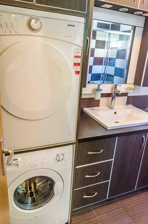 Apartments Mateo Бибине Екстериор снимка