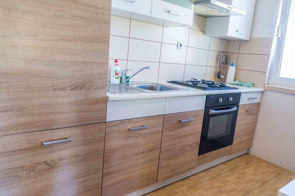 Apartments Mateo Бибине Екстериор снимка