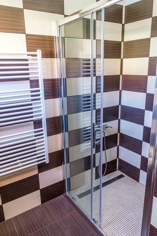 Apartments Mateo Бибине Екстериор снимка