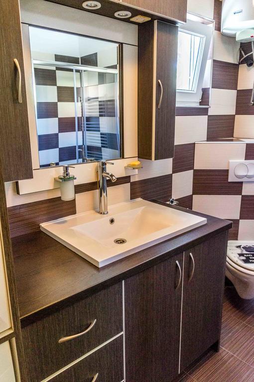 Apartments Mateo Бибине Екстериор снимка